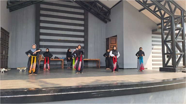Pelatihan tari_erlazet_21.7.24 (5)