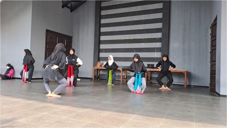 Pelatihan tari_erlazet_21.7.24 (6)