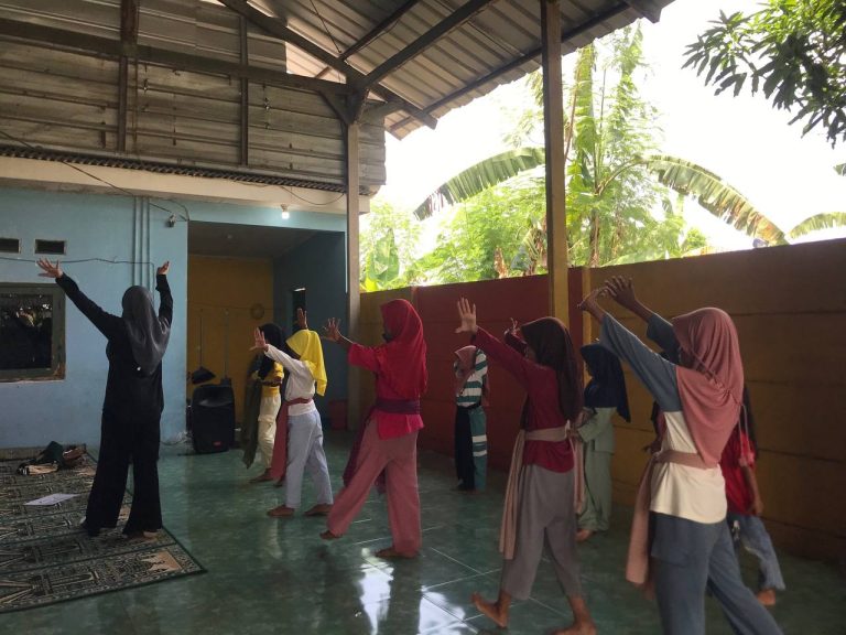 photo_6163556298197680481_y