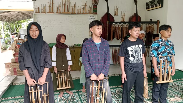 Pelatihan Angklung_Jonggol_25.5.25 (9)