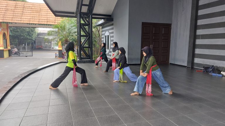 Pelatihan tari_erlazet_25.5.25 (2)