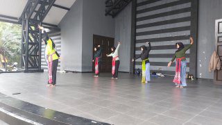 Pelatihan tari_erlazet_25.5.25 (3)