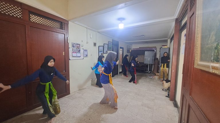 cde99f8b-c333-4d53-8d6c-cbfcaaa8a52c