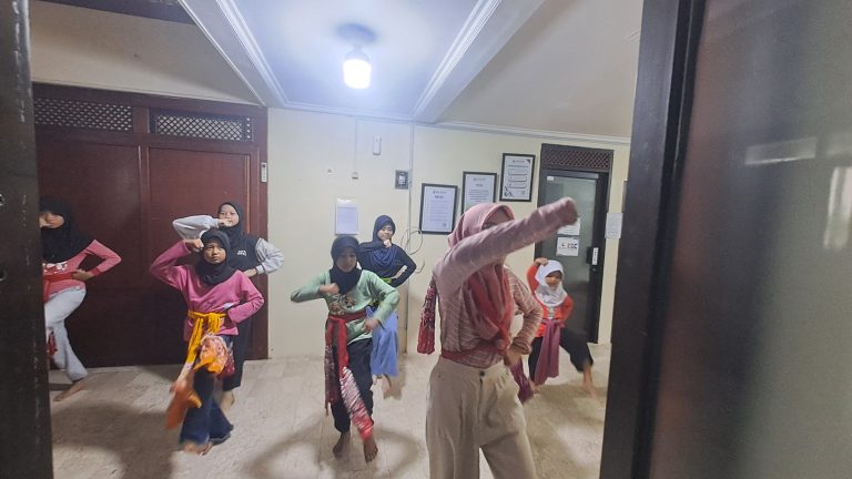 816b4d5d-3f32-46e1-b422-34ce66e8034a