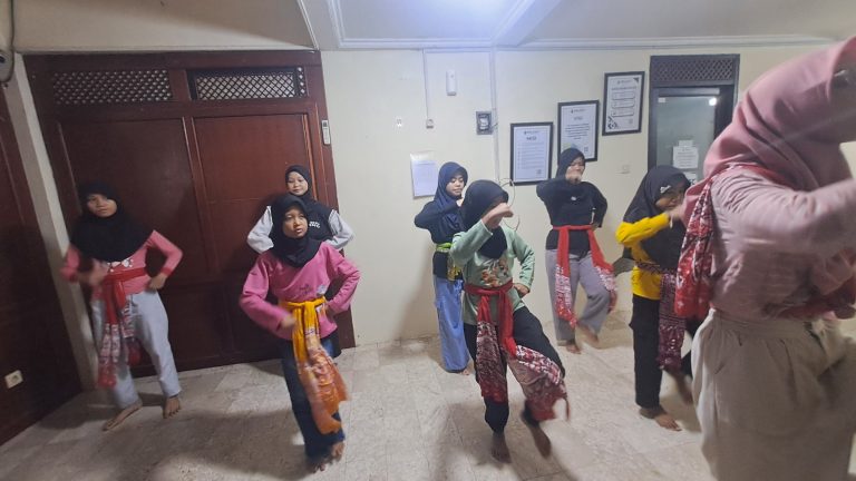 ace81ef8-e8a7-413e-bb74-d37331c21f36