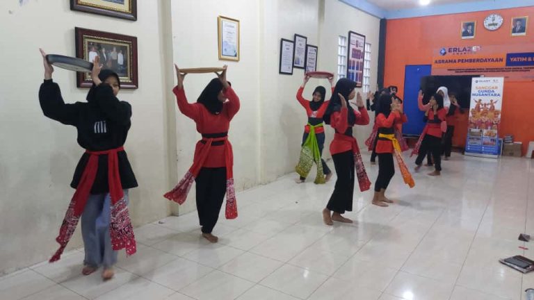 Pelatihan tari_erlazet_20.9.25 (5)