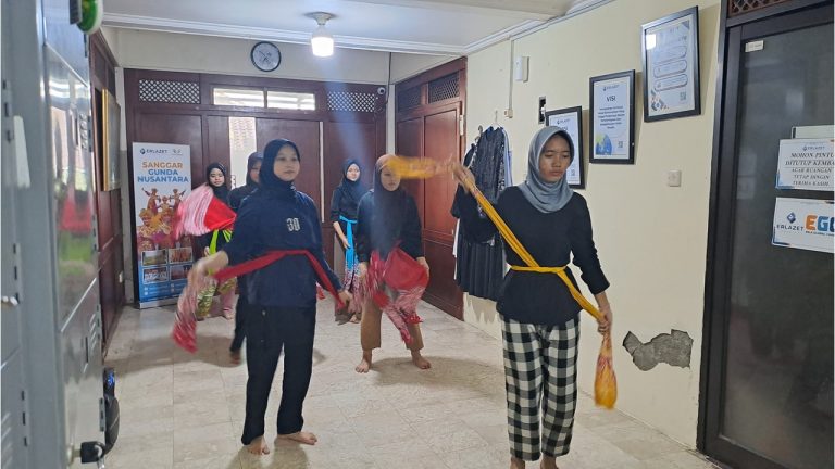Pelatihan tari_erlazet_3.9.25 (4)