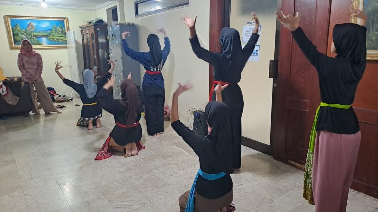Pelatihan tari_erlazet_3.9.25 (6)