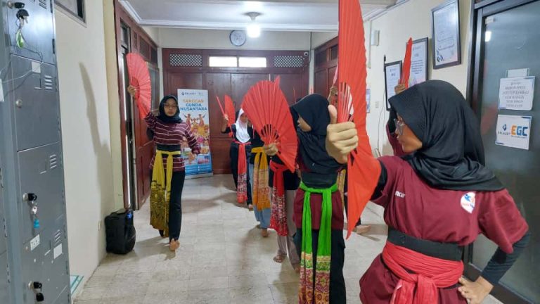 Pelatihan tari_erlazet_03.10.25 (5)