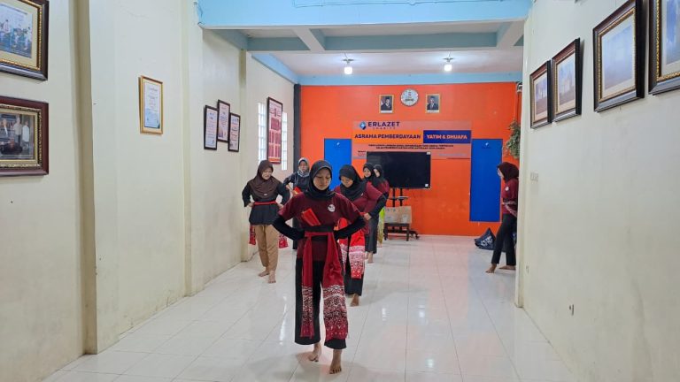 Pelatihan tari_erlazet_19.10.25 (10)