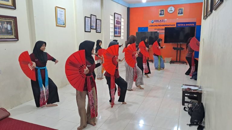 Pelatihan tari_erlazet_25.10.25 (18)