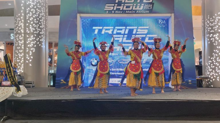 Lomba tari, Tari tradisional, Nandak ganjen, Sanggar Seni, Juara lomba tari, trans studio mall cibubur