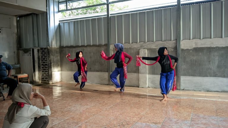 Pelatihan Tari_caka_02.11.25 (11)