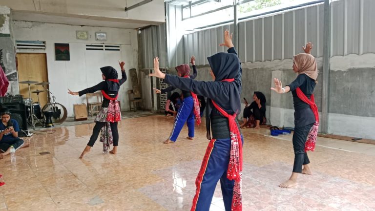 kelas tari karawang, seni tari, pelatihan tari, tari bentang-bentang, tari karawang, karawang