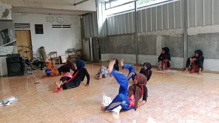 latihan tari, kelas tari, tari karawang, kelas tari karawang, sanggar tari karawang, sanggar tari