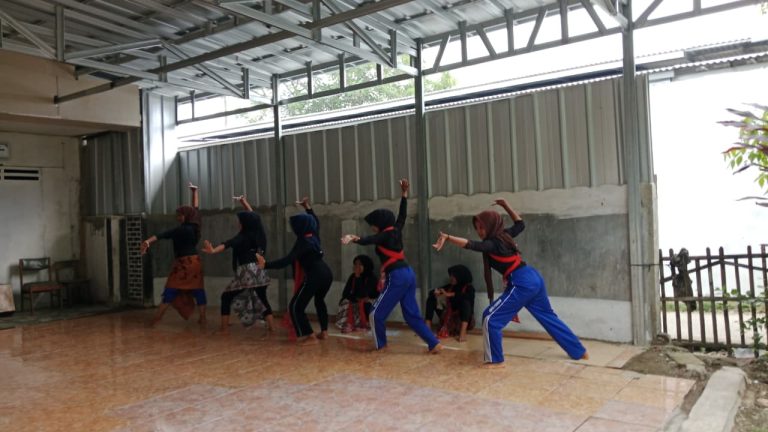 Pelatihan Tari_caka_22.11.25 (8)