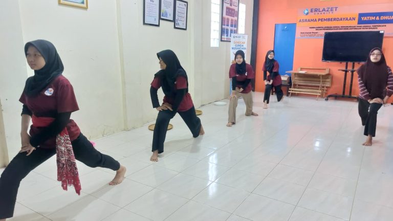 Pelatihan tari_erlazet_02.11.25 (2)