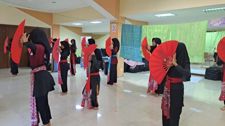 Latihan tari, sanggar seni, sanggar tari, tari tradisional, saguntara, kelas tari