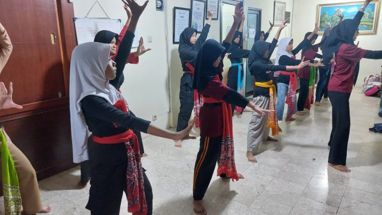 Pelatihan tari_erlazet_21.11.25 (3)