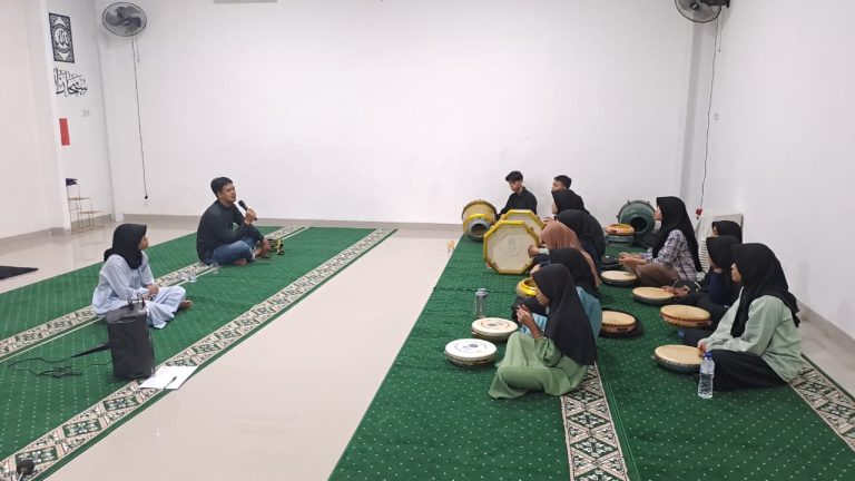 Hadroh, latihan hadroh, sholawat hadroh, musik hadroh, hadroh jakarta timur