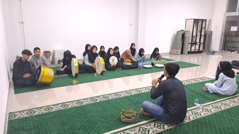 Hadroh, latihan hadroh, sholawat hadroh, musik hadroh, hadroh jakarta timur