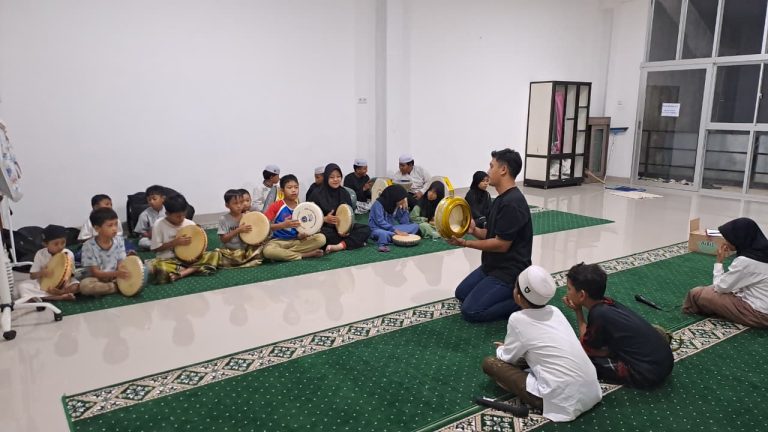 hadroh, latihan hadroh, pelatihan hadroh, hadroh jakarta timur, hadroh anak yatim, tim hadroh