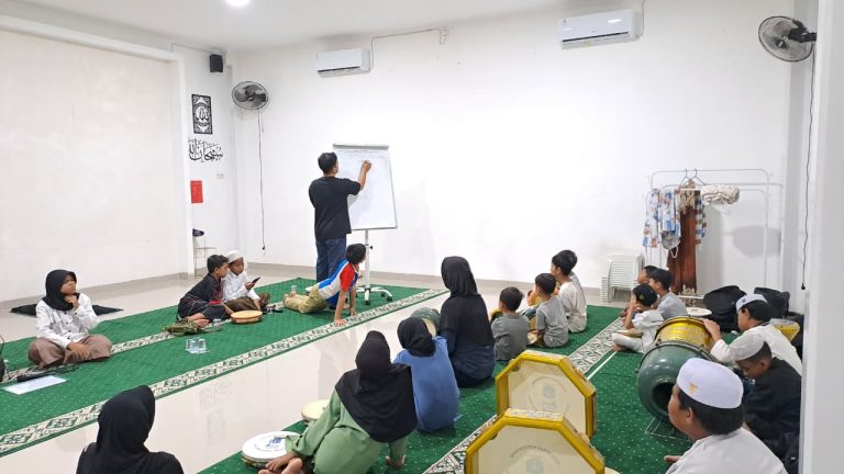 hadroh, latihan hadroh, pelatihan hadroh, hadroh jakarta timur, hadroh anak yatim, tim hadroh