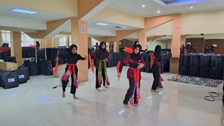 tari, latihan tari, kelas tari, tari tradisional, tari sunda, tari betawi