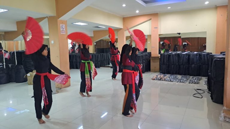 tari, latihan tari, kelas tari, tari tradisional, tari sunda, tari betawi