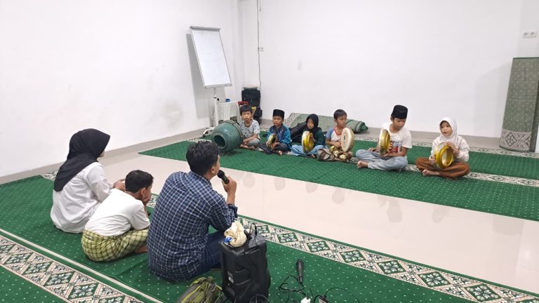 hadroh, latihan hadroh, hadroh jakarta timur, pelatihan hadroh, hadroh pondok kelapa, tim hadroh jakarta timur