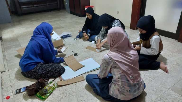 wirausaha yatim, yatim berwirausaha, dukung wirausaha yatim, wirausaha yatim binaan erlazet charity, semangat yatim