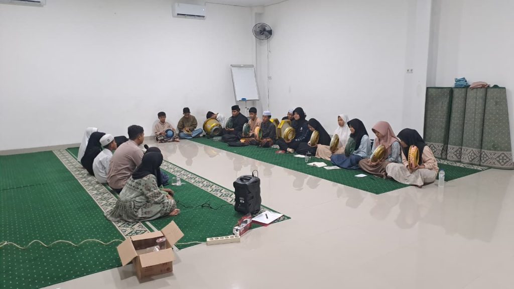 hadroh, latihan hadroh, hadroh jakarta timur, tim hadroh, musik religi, pelatihan hadroh