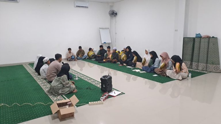 hadroh, latihan hadroh, hadroh jakarta timur, tim hadroh, musik religi, pelatihan hadroh