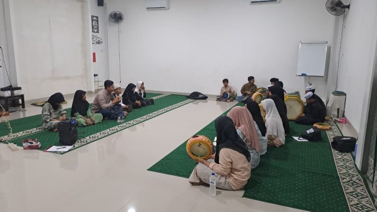 hadroh, latihan hadroh, hadroh jakarta timur, tim hadroh, musik religi, pelatihan hadroh