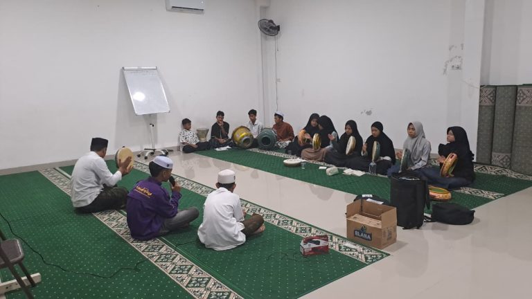 hadroh, latihan hadroh, hadroh pondok kelapa, hadroh jakarta timur, musik religi hadroh, pelatihan hadroh yatim