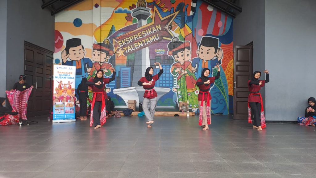 tari, sanggar tari, tari tradisional, latihan tari, sanggar jakarta timur, sanggar pondok kelapa