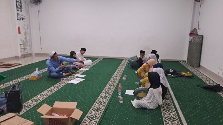 hadroh, latihan hadroh, hadroh jakarta, tim hadroh saguntara, hadroh sanggar gunda nusantara, hadroh yayasan yatim