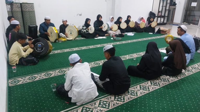latihan hadroh, tim hadroh, musik religi, sanggar gunda nusantara, sanggar seni, sanggar, tim hadroh