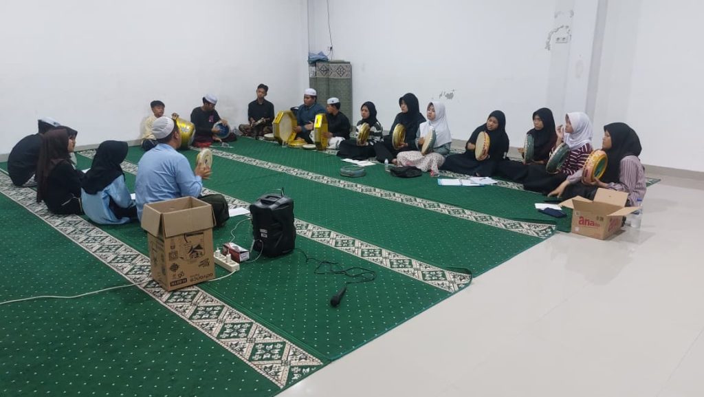 latihan hadroh, tim hadroh, musik religi, sanggar gunda nusantara, sanggar seni, sanggar, tim hadroh