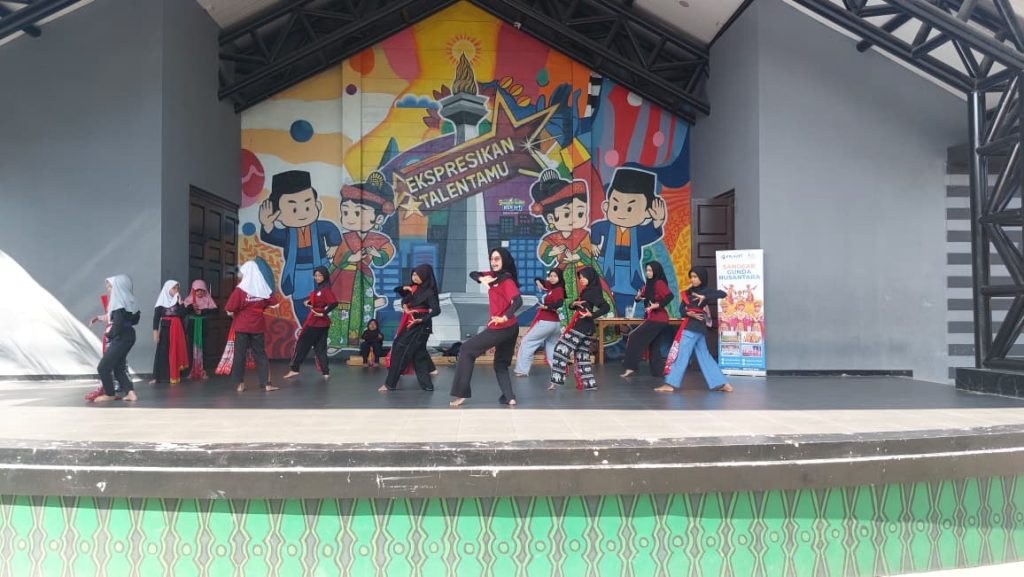 latihan tari, tari tradisional, tari, seni tari, tari jakarta timur, dance tradisional indonesia