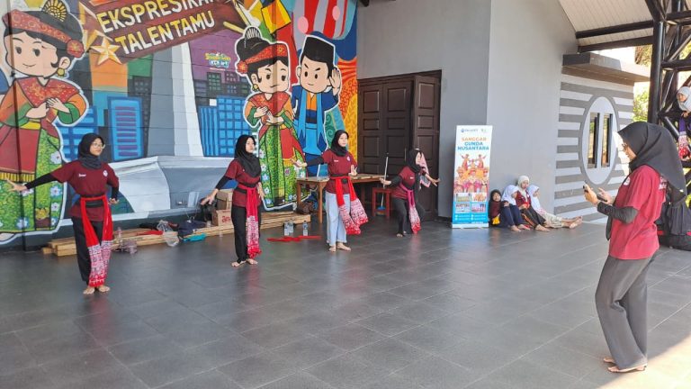 latihan tari, tari tradisional, tari, seni tari, tari jakarta timur, dance tradisional indonesia