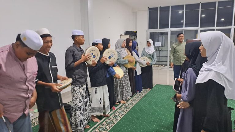 Pembinaan Hadroh, Musik Islami, Erlazet Charity, Anak Yatim, Sholawat Labaikallah Humma Labaik, Penyambutan Jamaah Haji