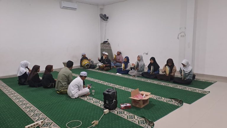 Pembinaan Hadroh, Musik Islami, Erlazet Charity, Anak Yatim, Sholawat Labaikallah Humma Labaik, Penyambutan Jamaah Haji