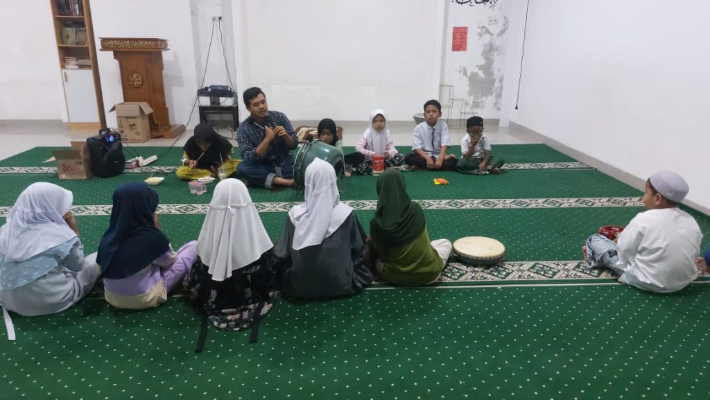 Pembinaan Hadroh, Sholawat Islami, Erlazet Charity, Anak Yatim Binaan, Latihan Vokal Hadroh, Seni Musik Religi