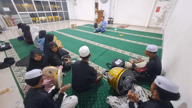 Pembinaan Hadroh, Musik Religi Islami, Erlazet Charity, Anak Yatim Piatu, Sholawat Ya Muhammad, Pelatihan Seni Musik Islami