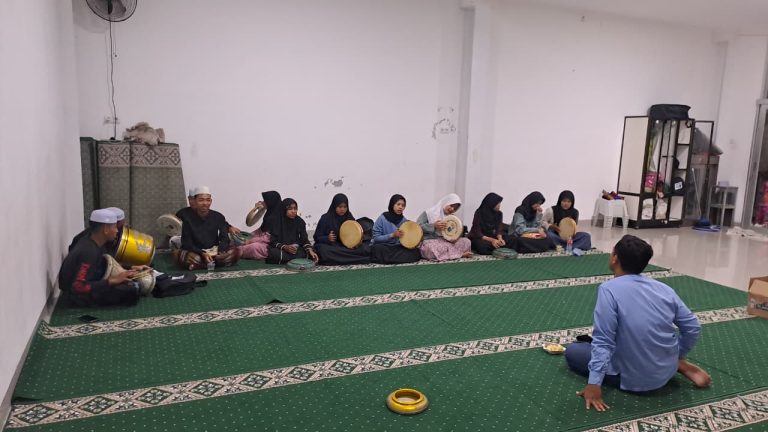 Pembinaan Hadroh, Musik Religi Islami, Erlazet Charity, Anak Yatim Piatu, Sholawat Ya Muhammad, Pelatihan Seni Musik Islami