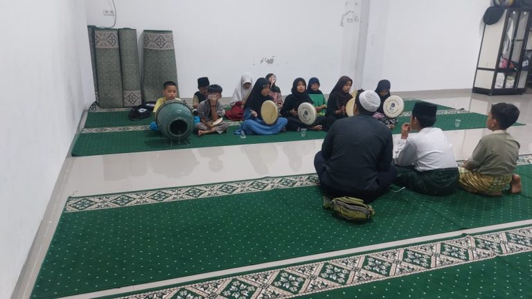 Pembinaan Hadroh, Musik Islami, Erlazet Charity, Anak Yatim Piatu, Sholawat Sholatullah Salamullah, Pelatihan Hadroh Jakarta Timur