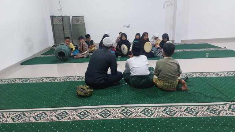 Pembinaan Hadroh, Musik Islami, Erlazet Charity, Anak Yatim Piatu, Sholawat Sholatullah Salamullah, Pelatihan Hadroh Jakarta Timur