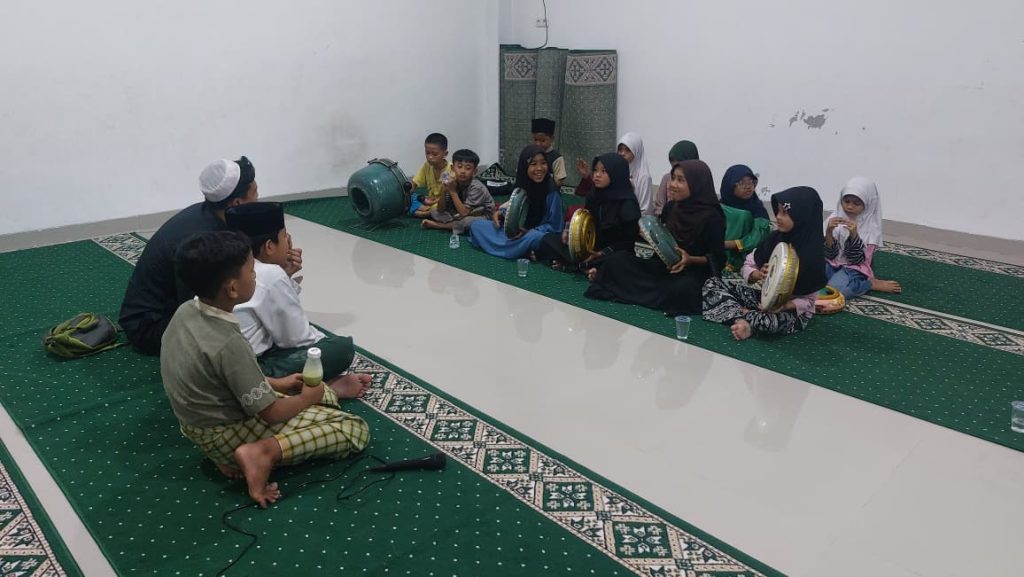 Pembinaan Hadroh, Musik Islami, Erlazet Charity, Anak Yatim Piatu, Sholawat Sholatullah Salamullah, Pelatihan Hadroh Jakarta Timur