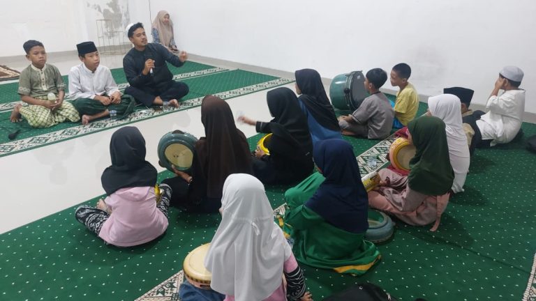 Pembinaan Hadroh, Musik Islami, Erlazet Charity, Anak Yatim Piatu, Sholawat Sholatullah Salamullah, Pelatihan Hadroh Jakarta Timur